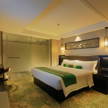 Relax Season Hotel Dongmen Shenzhen Buitenkant foto